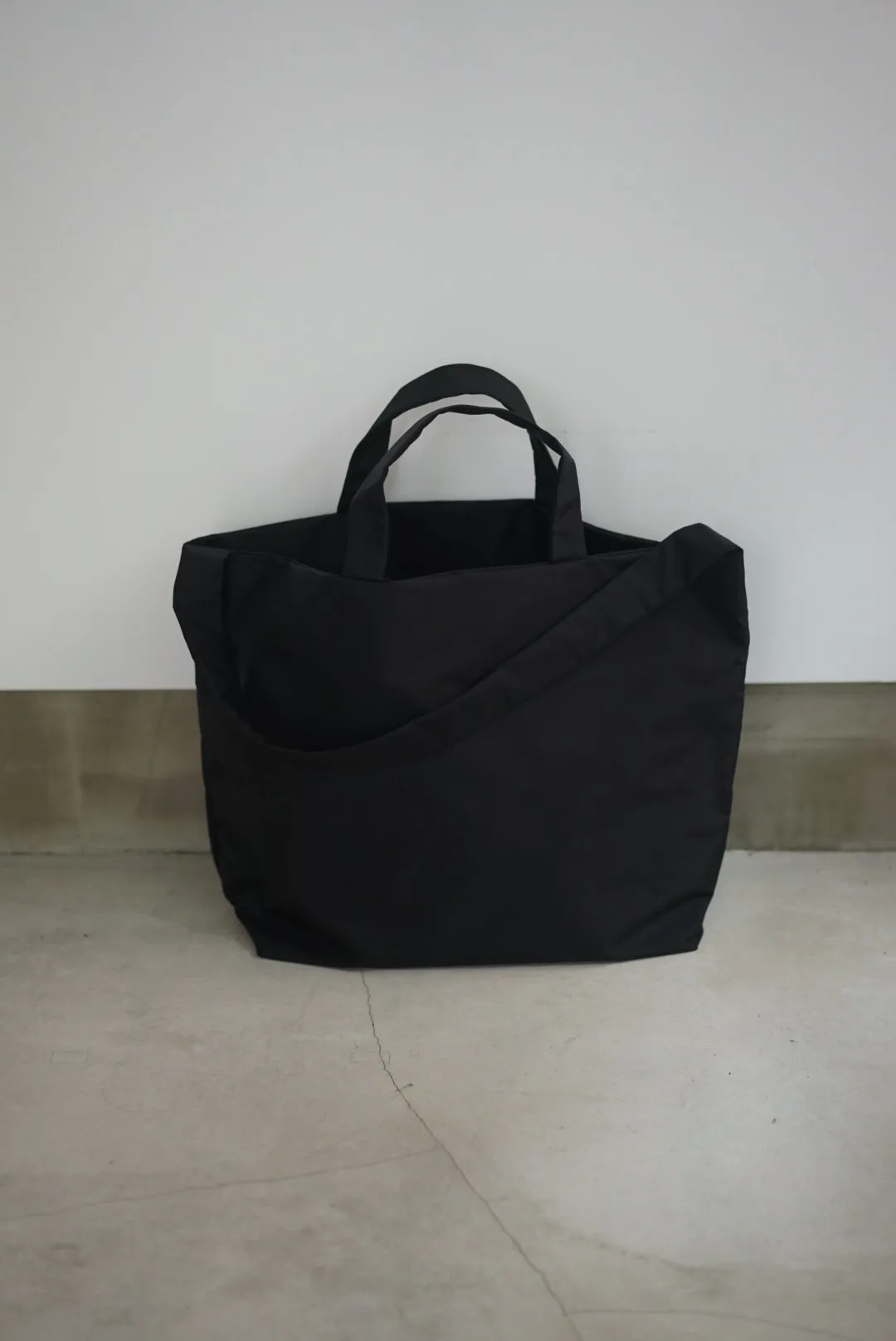 Aeta / NY17 SHOULDER TOTE : L