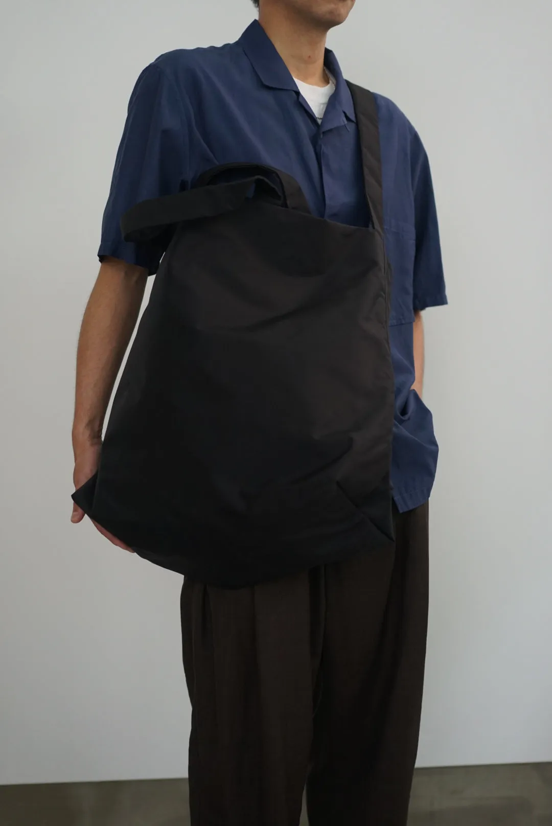 Aeta / NY17 SHOULDER TOTE : L