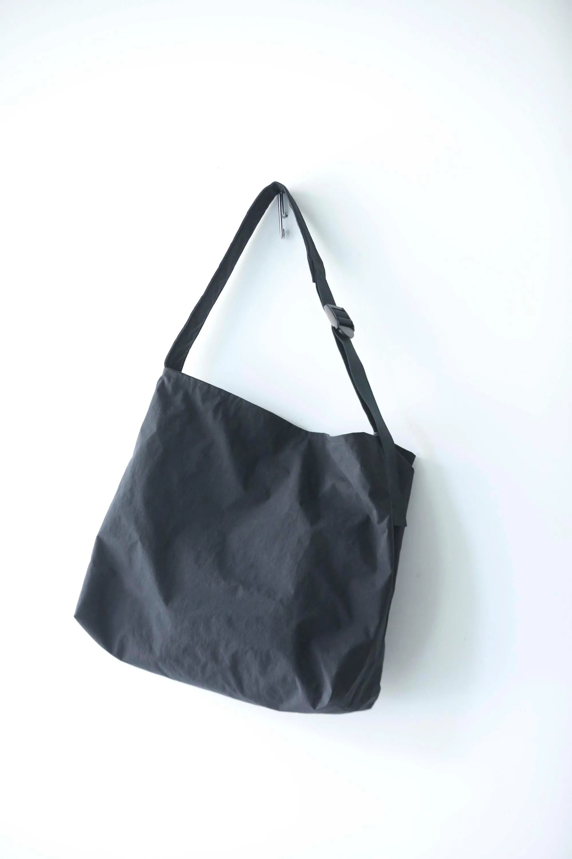 kontor /ADJUSTABLE 3D TOTE BAG